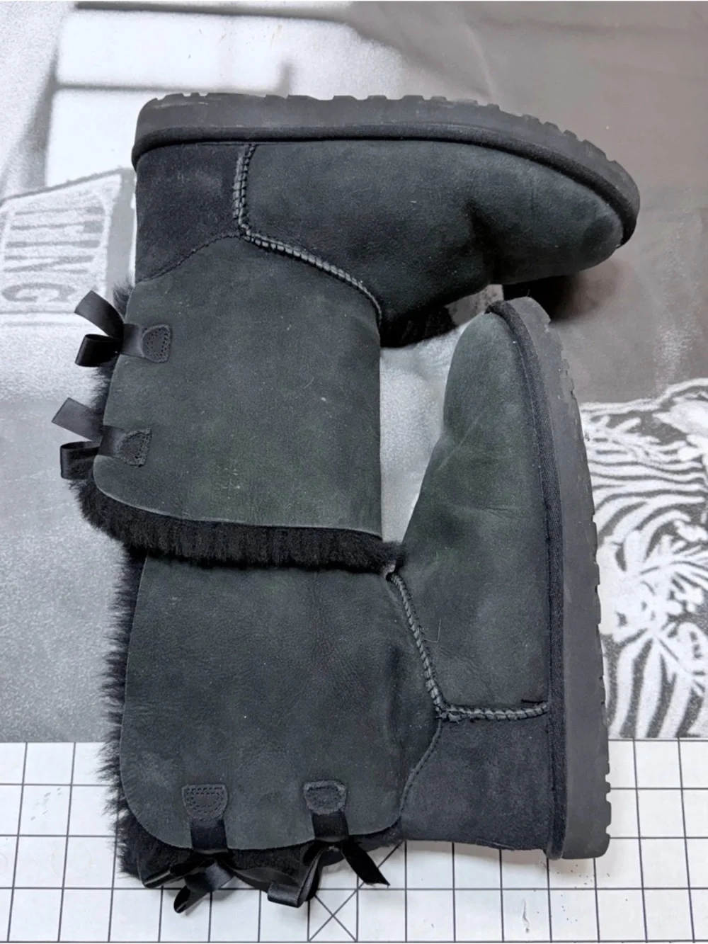 UGG Women's Sz 9 Bailey Bow II black boots